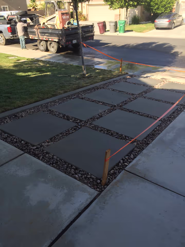 Residential Concrete Landscape Walkways Decorative Flatwork — photo 4
